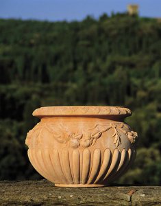 Terrakotta Vase mit Obst.  Höhe ...