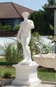 Carrara Marmor Statue. Höhe: 84 cm