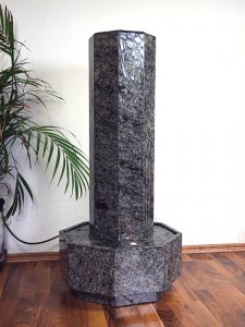 Original Objekt Granit Wassersäu...