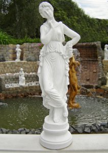 Carrara Marmor Statue. Höhe: 64 cm