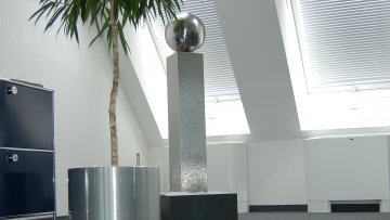 Wassersäule mit Kugel