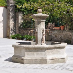 Dorfbrunnen Naturstein 