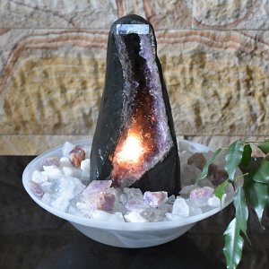 Edelsteinbrunnen Amethyst Geode