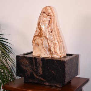 Skulpturbrunnen Onyx Marmor Lisbon II