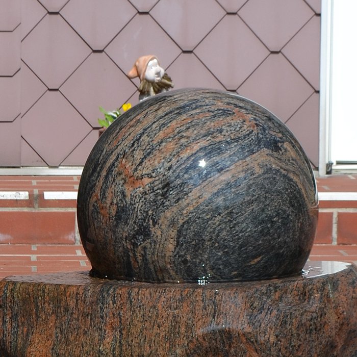 Schwimmende Granitkugel Halmstad 50 Gartenbrunnen aus Granit
