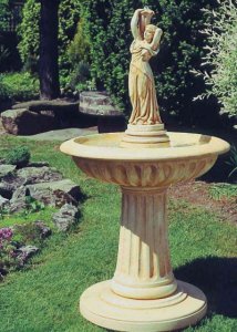Wunderschöner Gartenbrunnen in v...