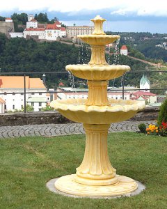 Springbrunnen Denia. Etagenbrunn...