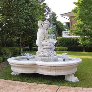 Stilbrunnen Höhe 144cm, Ø 185cm