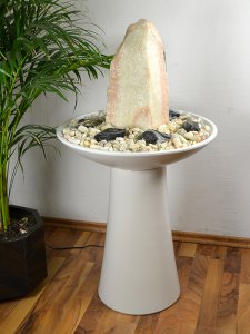 Keramik & Naturstein Standbrunne...